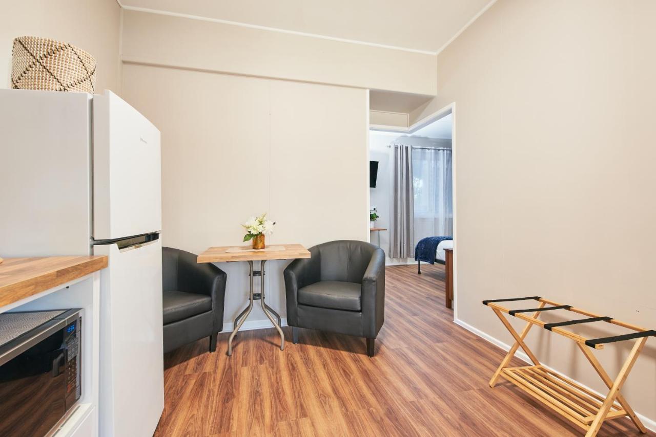 Ruthven Street Motor Inn Тувумба Екстер'єр фото